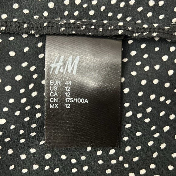 H&M Black and White Polka-dot Long Sleeve Button Down Blouse. Size 12. - Picture 7 of 11